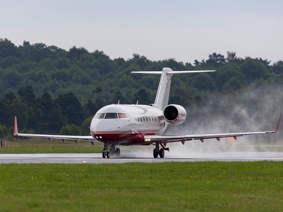 Bombardier Challenger 601 - Avico