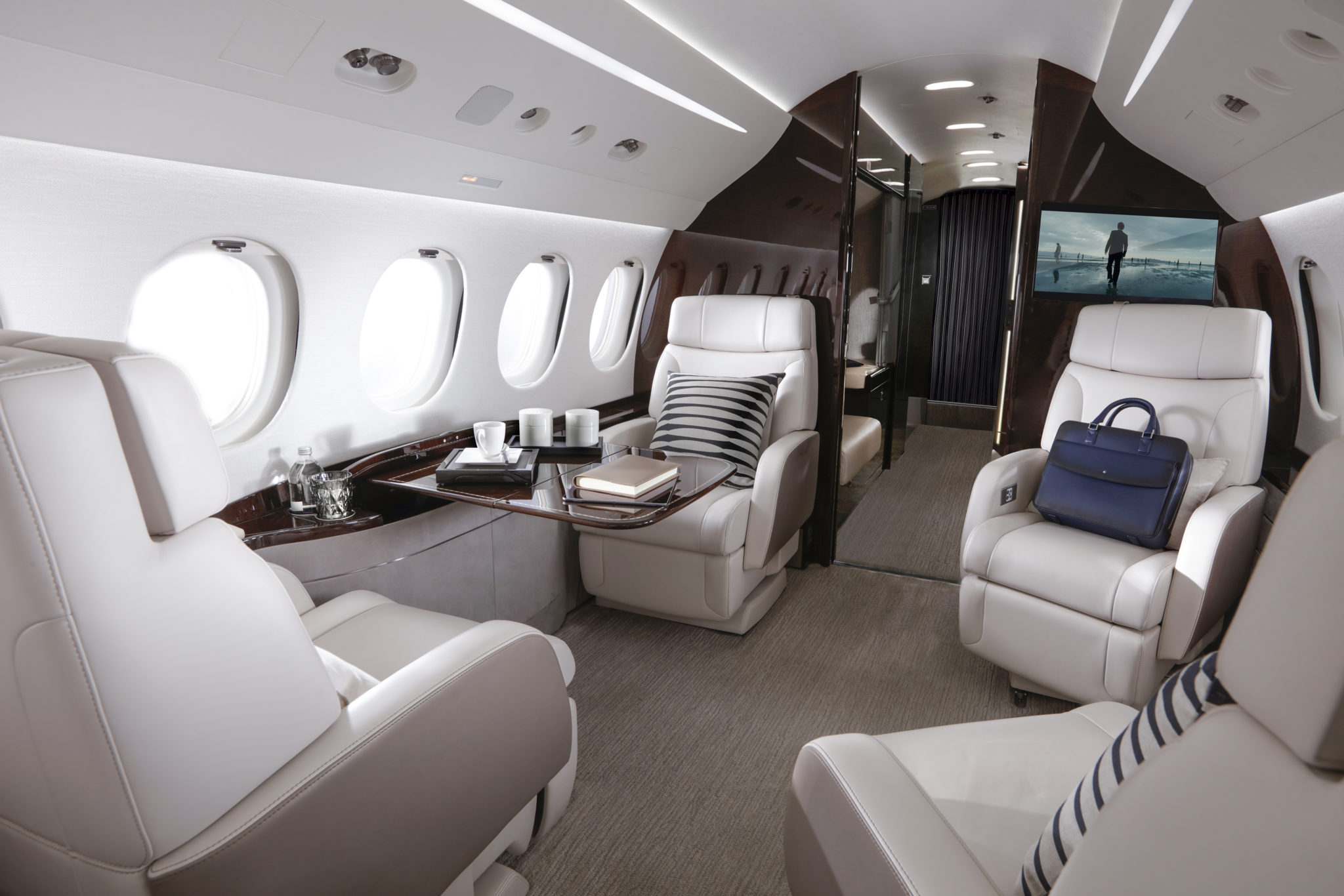 jet privé de luxe découvrez les intérieurs avico